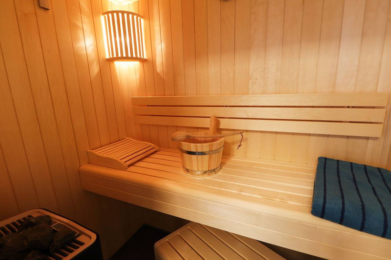 Ganze Wohnung, Achtern Diek 33/38 – Ruhe am Meer. Sauna. Balkon. Komfort. in Tossens, Butjadingen