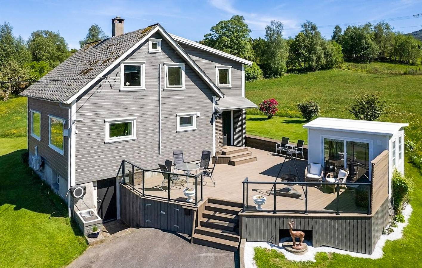 Ferienhaus für 9 Personen mit Terrasse in Vindafjord