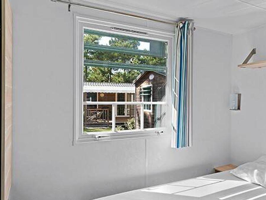 Camping Les Salins de la Gardiole (Anciennement L'Europe) - Mobilhome 6 personnes - Classique | 3 Chambres | 6 Couchages | Terrasse semi couverte | 1 Salle de bain in Vic-la-Gardiole, Côte d'Améthyste
