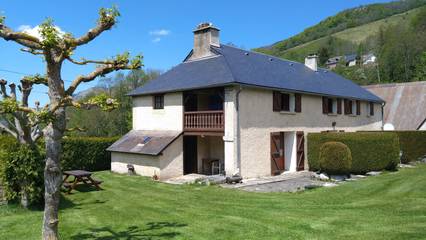 Gîte pour 4 personnes, avec jardin et terrasse, animaux acceptés à Campan