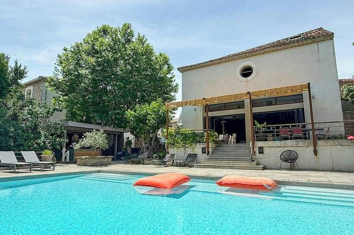 Location de vacances pour 12 personnes, avec Balcon ainsi que Jardin et Piscine à Saint-Marcel-sur-Aude