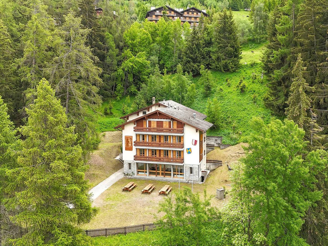 Chalet in Les Agettes mit Bergblick in Les Agettes, Walliser Alpen