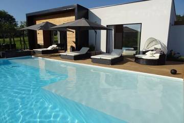 Location de vacances pour 11 personnes, avec jacuzzi et jardin à Sainte-Mondane