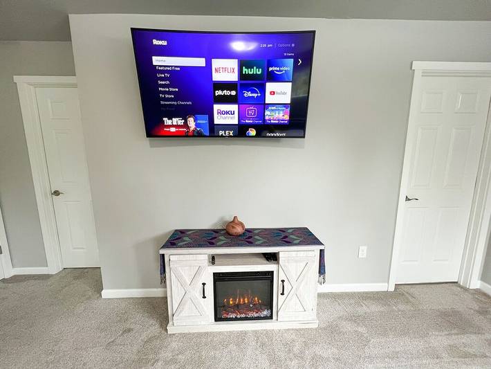 Vacation rental for 16 people, with terrace and yard as well as hot tub in Juneau