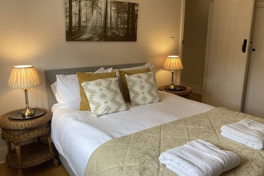 Wunderschöne Lage inmitten eines Waldes mit einfachem Zugang und in der Nähe von Burley in Burley, Hampshire