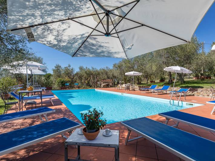 Gîte pour 4 personnes, avec jardin ainsi que vue et terrasse à Castellina in Chianti - 2