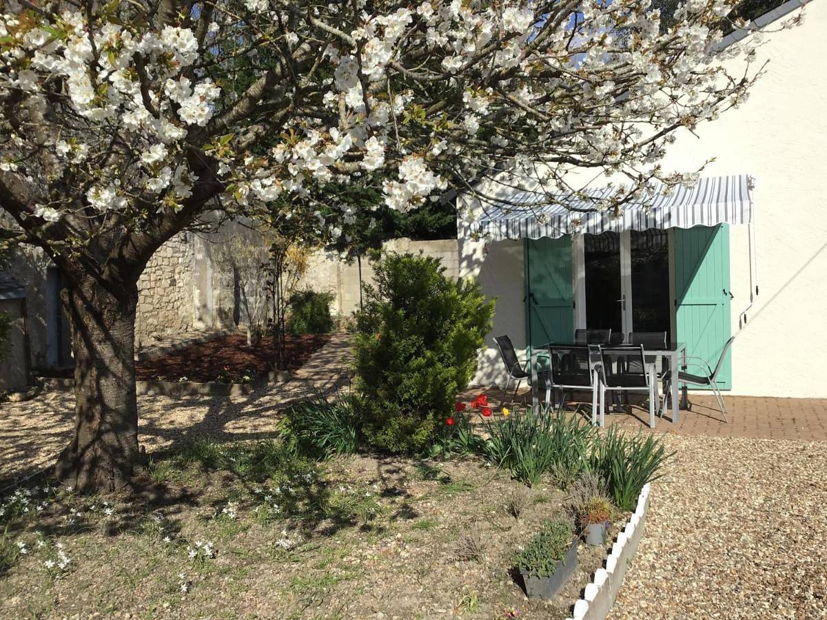 Two-Bedroom House in Noizay, Région de Tours