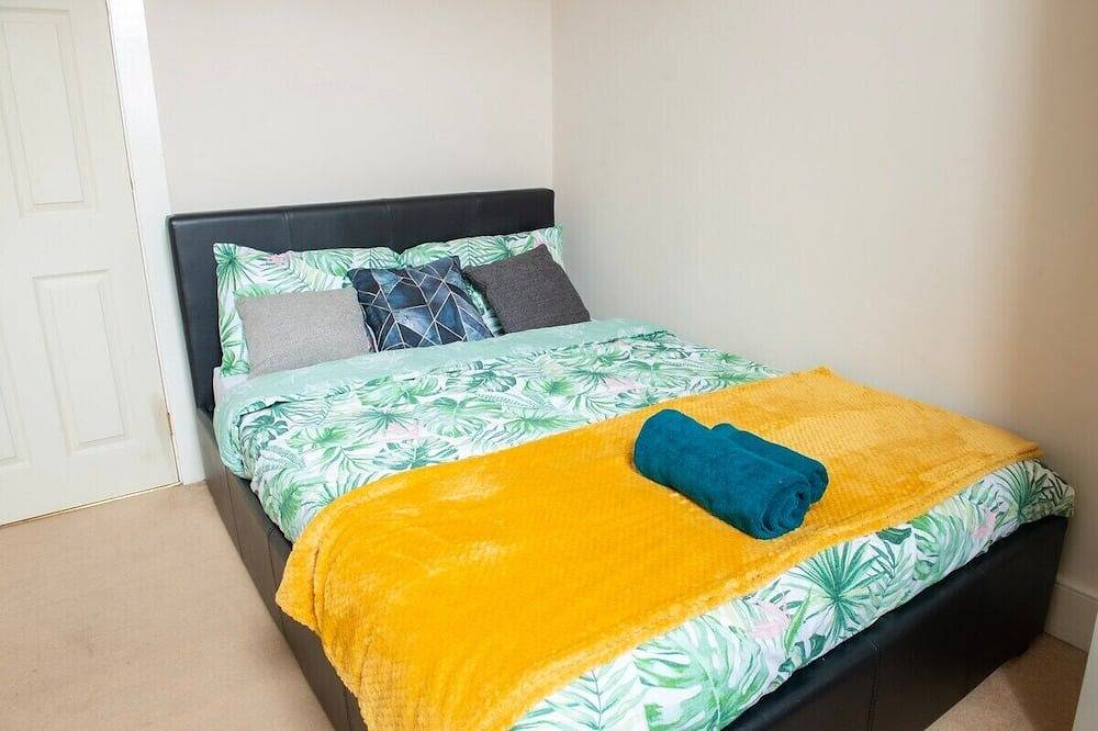 Entire apartment, South Shields Metro is less than 10 min walk away in South Shields, South Tyneside