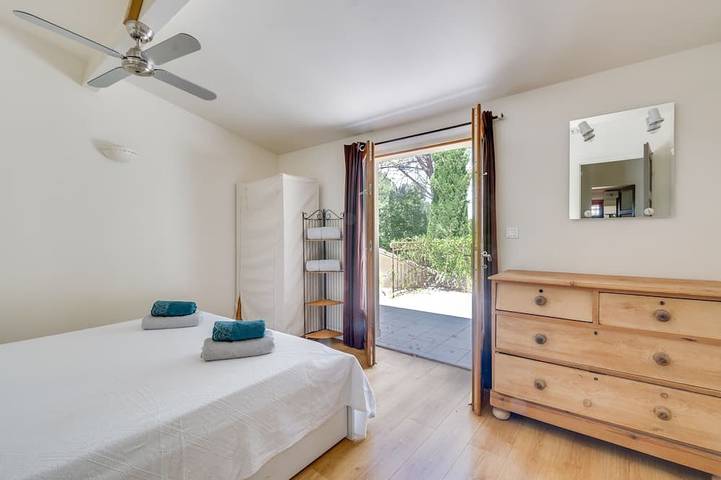 Location de vacances pour 12 personnes, avec jardin à Saint-Paul-en-Forêt - 2