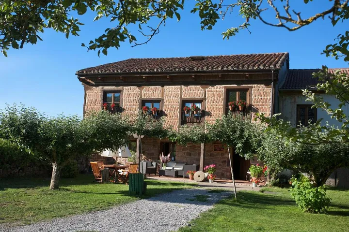 Casa rural para 2 personas, con vistas además de terraza y jardín - 1