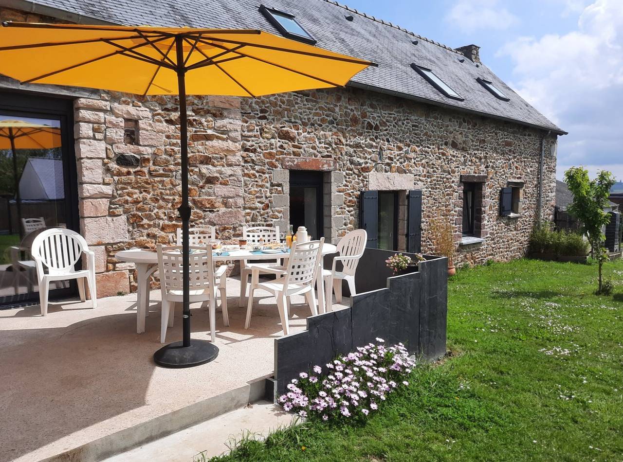La Petite Longère - Chambres d'hôtes - Vent de Nordet in Hénanbihen, Région de Dinan