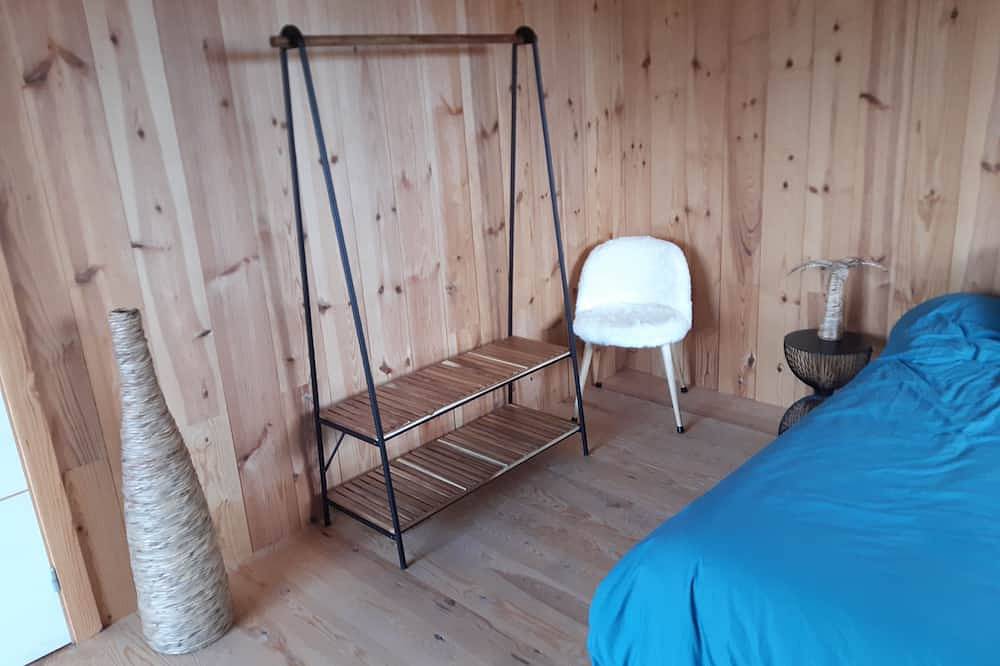 Magnificent wooden villa in Lacanau port in Lac de Lacanau, Lacanau
