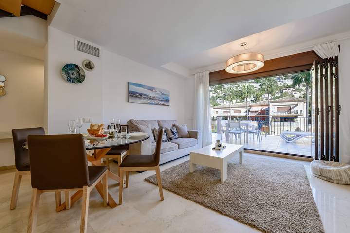 Apartamento de vacaciones para 6 personas, con sauna y piscina además de jacuzzi y balcón - 1