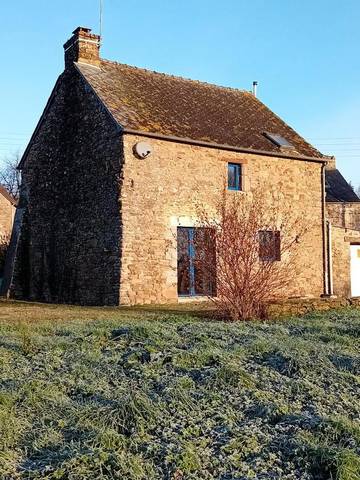 Cottage pour 6 personnes, avec vue et jardin à Plémet