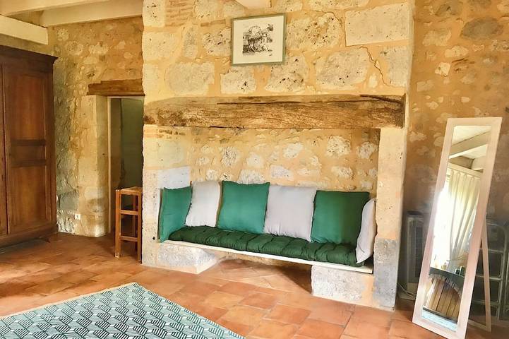 Chambre d’hôte pour 3 personnes à Lusignan-Petit - 2