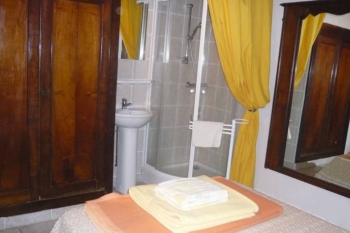 Gîte pour 11 personnes, avec jardin et jacuzzi ainsi que sauna et piscine à Osse-en-Aspe - 3