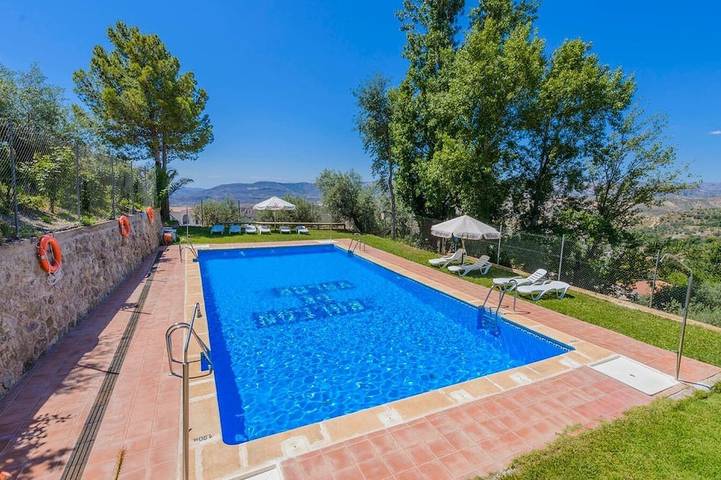 Casa de vacaciones para 8 personas, con piscina y jardín en Válor