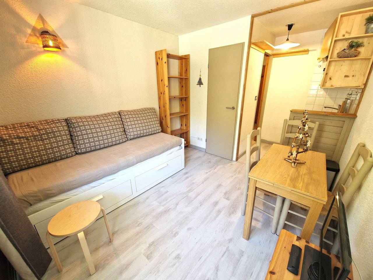 Studio entier, Studio chaleureux 4 pers avec balcon, idéal station Valfréjus in Valfréjus, Modane