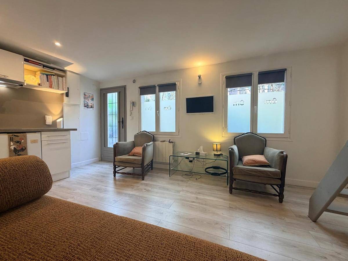 Appartement entier, One-Bedroom Apartment in Verneuil-sur-Seine, Yvelines