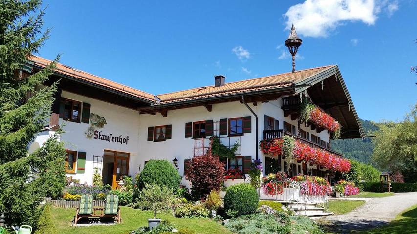 Maison d’hôte pour 2 personnes, avec terrasse ainsi que vue et jardin à Inzell