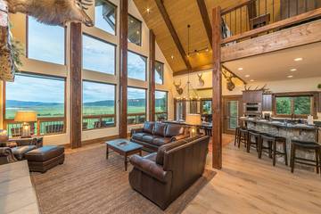 Log Cabin for 20 Guests in Idaho, USA, Picture 4