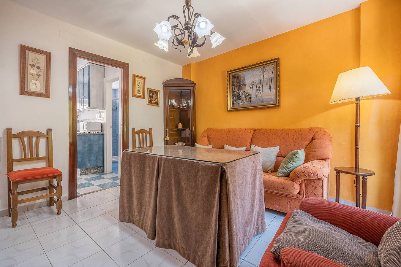 Apartamento inteiro, Apartamento 'Principe' com varanda, Wi-Fi e ar condicionado in Realejo-San Matías, Granada