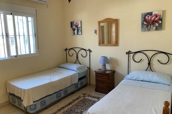 Espaciosa villa de 3 dormitorios con aire acondicionado, piscina propia y hermosas vistas. in Zurgena, Provincia de Almería