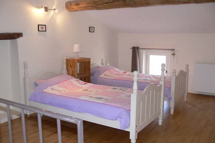 Location de vacances pour 4 personnes, avec terrasse ainsi que jardin et piscine à Vinsobres - 4