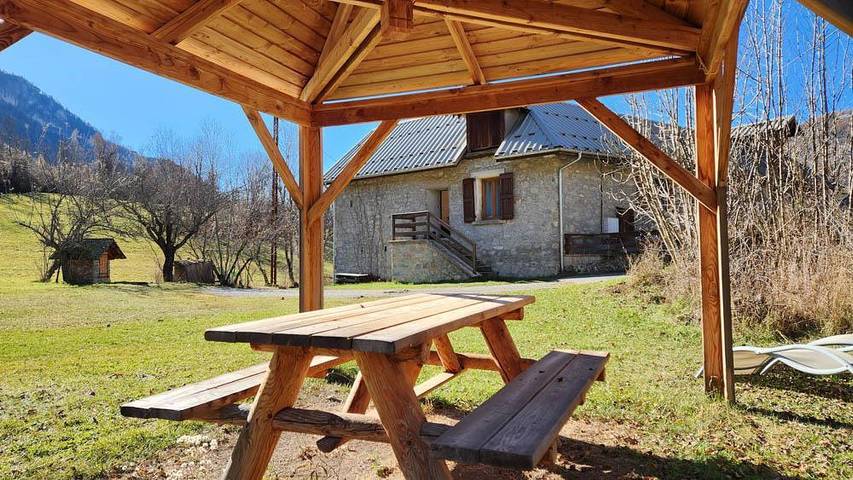 Gîte pour 4 personnes, avec Jardin et Vue à Colmars