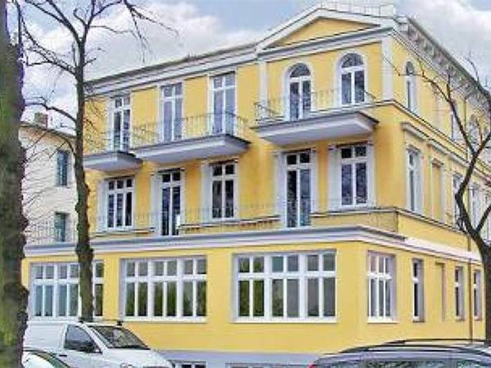 Ferienwohnung für 4 Personen, mit Balkon/Terrasse und Terrasse, kinderfreundlich in Warnemünde - 2