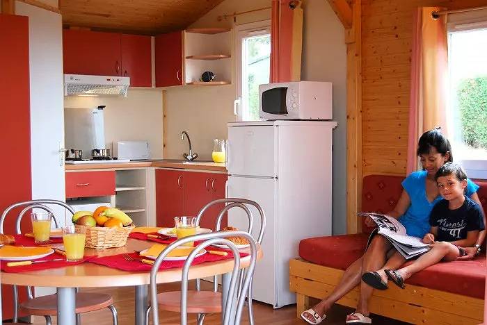 Camping für 6 Personen, mit Pool und Terrasse, mit Haustier in Agde