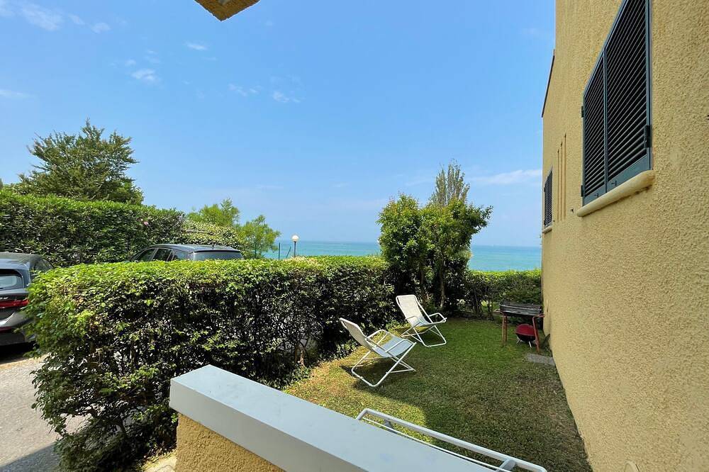 Geheel appartement, Renovated Lakefront Apartment: New Management Casa Amelias in San Benedetto (Peschiera del Garda), Peschiera del Garda