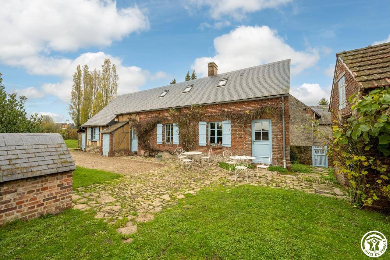 Three-Bedroom House in Senantes, Oise