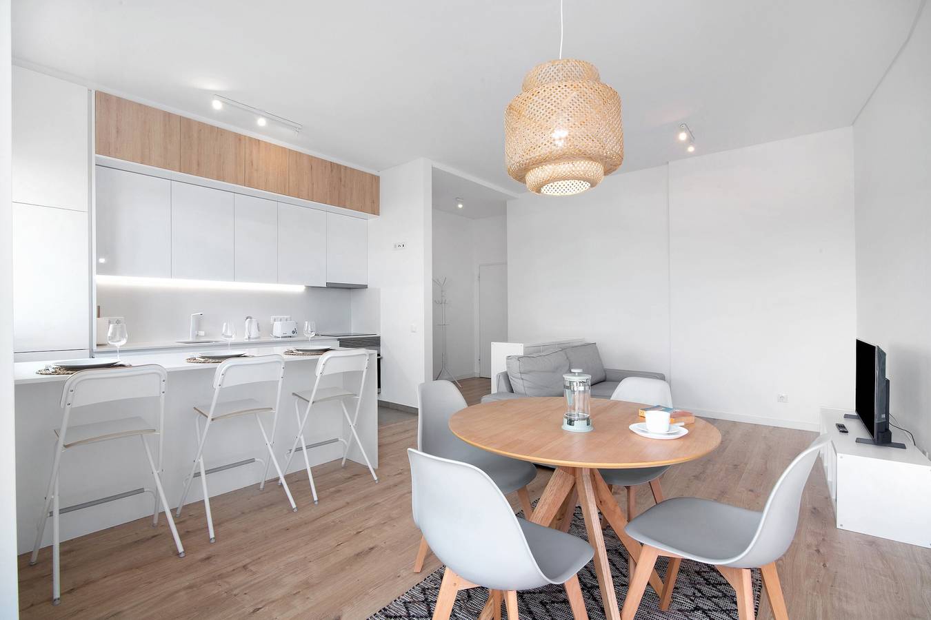 Appartement "Formosa Home" met Uitzicht op het Meer, Balkon & Wi-Fi, foto 6