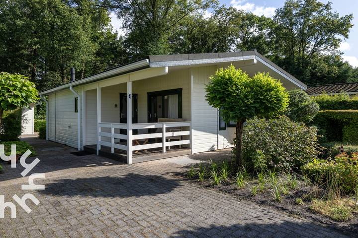 Chalet für 4 Personen, mit Garten und Terrasse, mit Haustier - 1