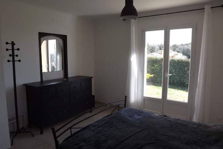 Location de vacances pour 8 personnes, avec jardin et terrasse à La Capelle-et-Masmolène - 4