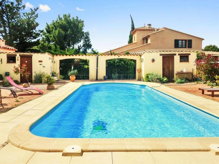 Location de vacances pour 6 personnes, avec terrasse ainsi que piscine et jardin à Castelnou - 4