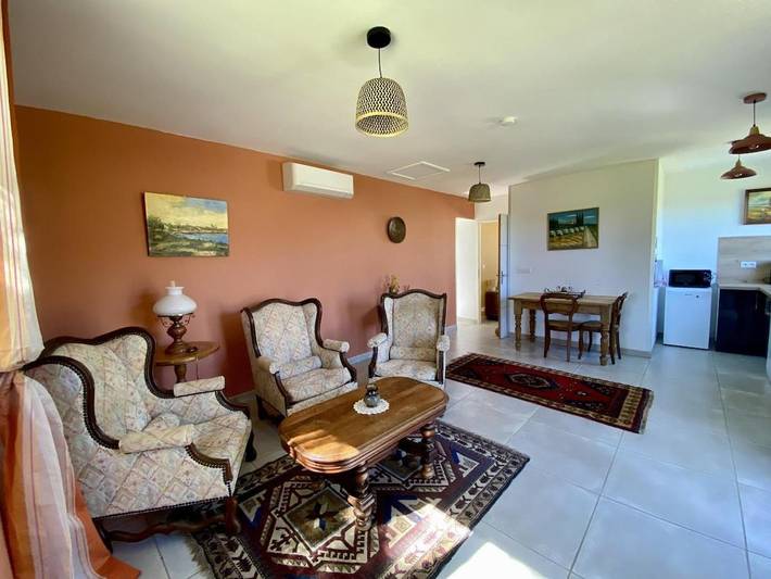 Gîte pour 3 personnes, avec balcon et vue à Saint-Just-et-Vacquières