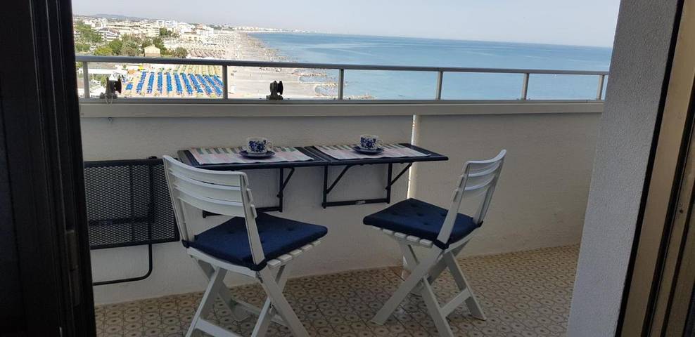 Appartamento vacanze per 3 persone, con terrazza e panorama nonché piscina - 1