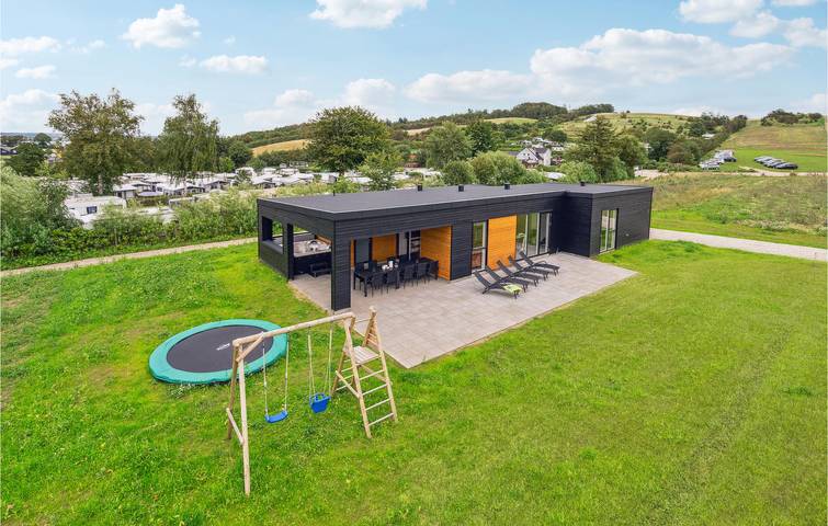 Ferienhaus für 10 Personen, mit Terrasse und Garten - 1
