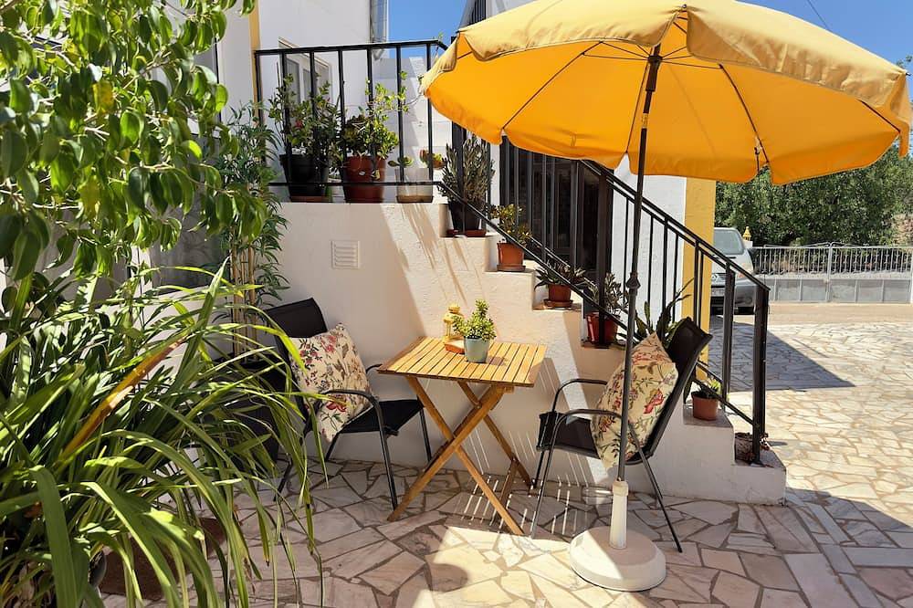 Flower Country House Near the Sea in Boliqueime, Faro Distrikt