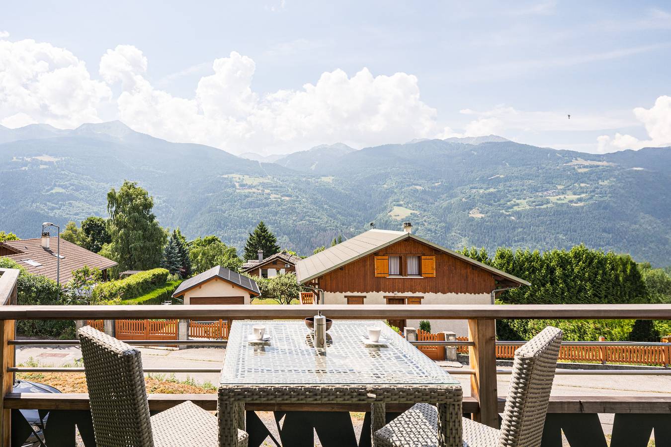 Entire apartment, Apartment 'La Côte D'Aime 44m2' with Mountain View, Shared Terrace and Wi-Fi in La Côte-d'Aime, Massif du Mont-Blanc