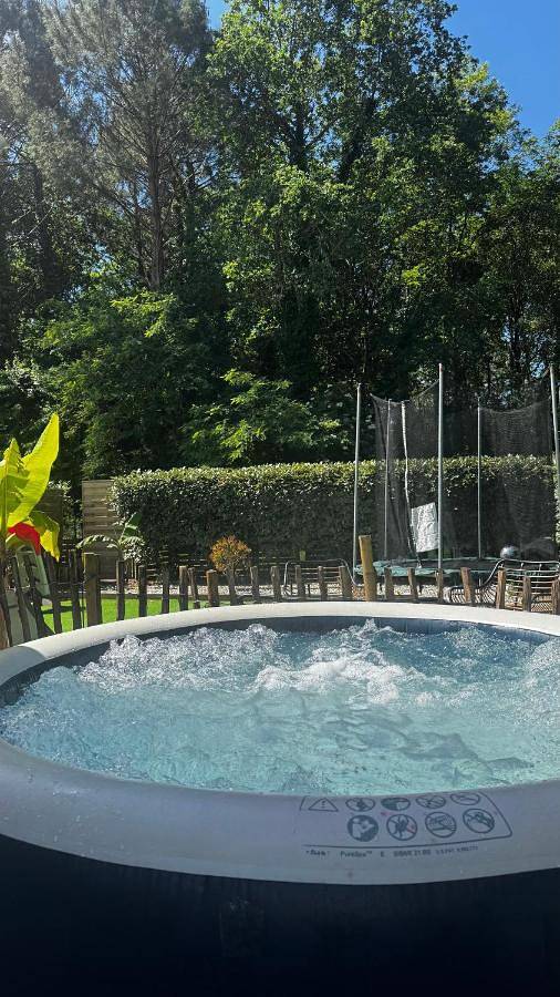 Maison de vacances pour 5 personnes, avec jardin ainsi que jacuzzi et terrasse