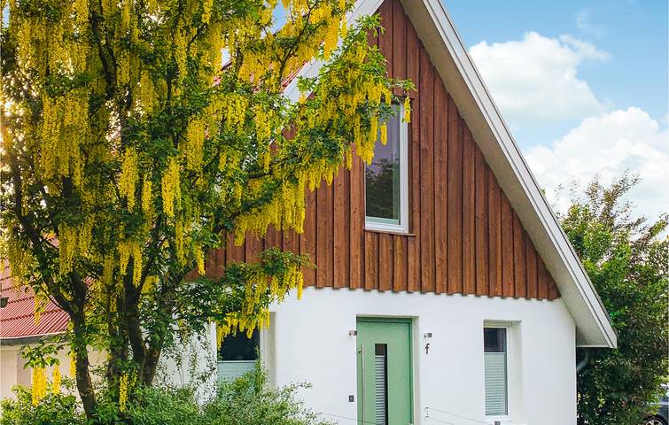Ferienhaus für 3 Personen, mit Terrasse und Garten