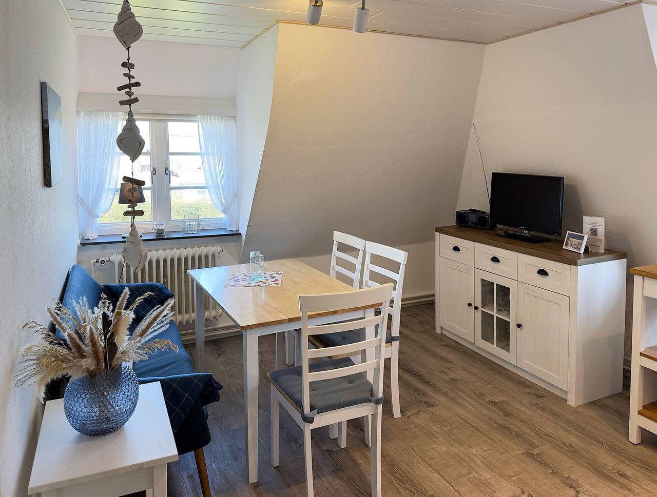 Ganze Wohnung, Haus Frisia Ferienwohnung Frisia 5 mit Garten, Wlan & nur 500 m zum Meer in Nordfriesische Inseln (Schleswig-Holstein), Norddorf