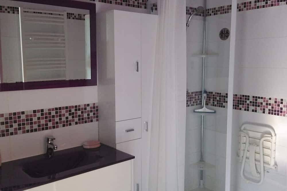 Appartement entier, T2 ** with terrace near the spa in Digne-les-Bains, Alpes-de-Haute-Provence