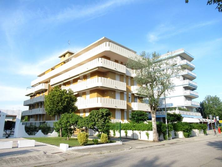 Ganze Wohnung, Komfortable Wohnung, 140 m vom Strand entfernt in Porto Santa Margherita, Caorle