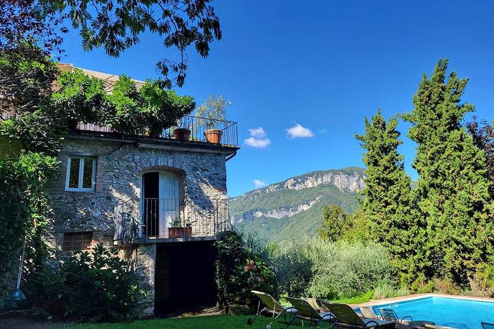 Ferienhaus für 12 Personen, mit Balkon und Terrasse sowie Garten