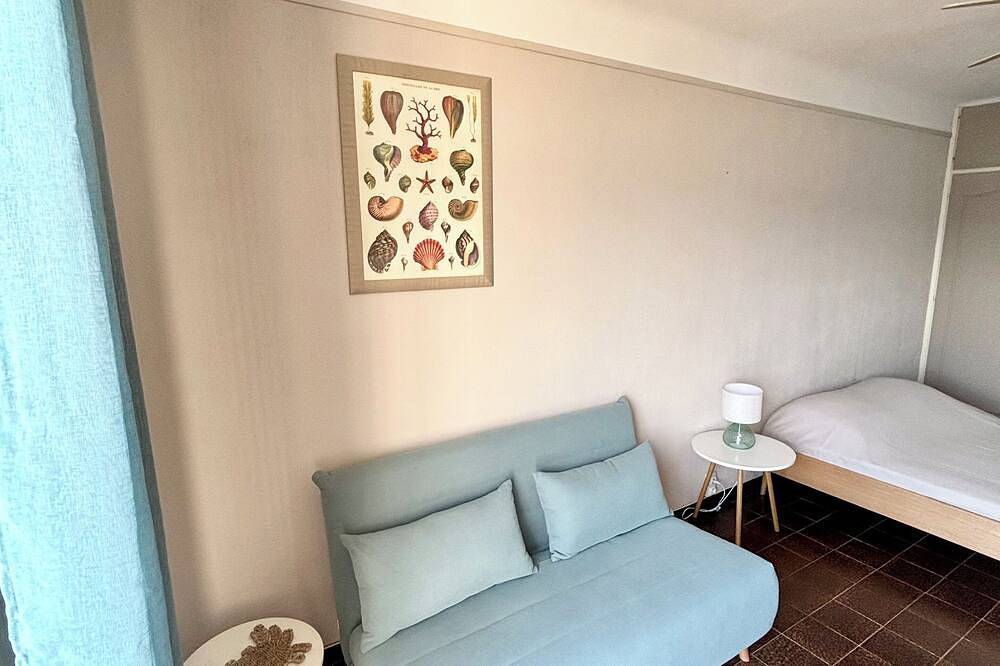 Appartement entier, Grand studio pieds dans l'eau - accès direct à la plage in Tiuccia, Casaglione