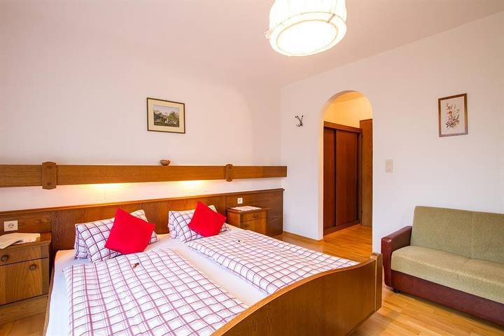 Ferienwohnung für 2 Personen, mit Balkon und Terrasse sowie Garten und Pool in Unken - 4